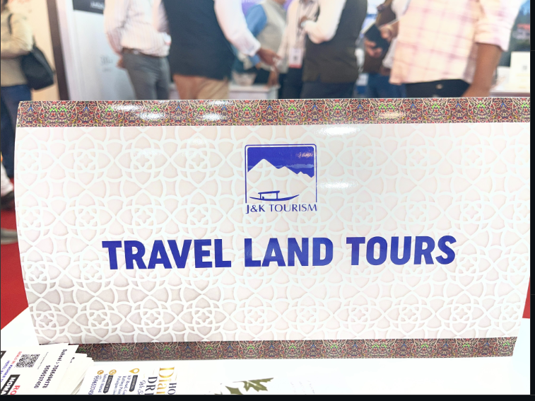 TRAVELLAND TOUR & TRAVELS