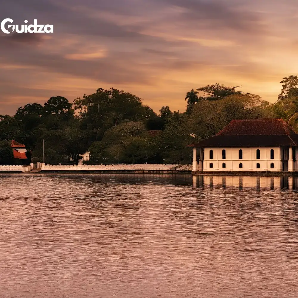 Sri Lanka: Kandy Lake & City Walking Tour with Private Transfers 4